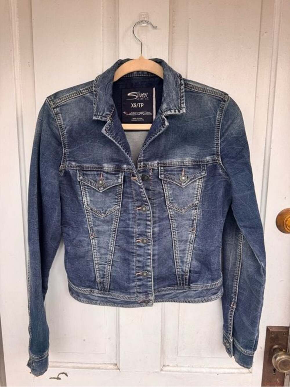 Silver Jeans Fitted Cropped Jean Jacket Worn Blue Wash Size XS